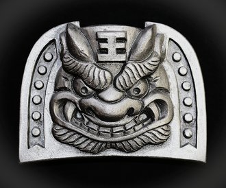 王の文字の鬼面鬼瓦.JPG